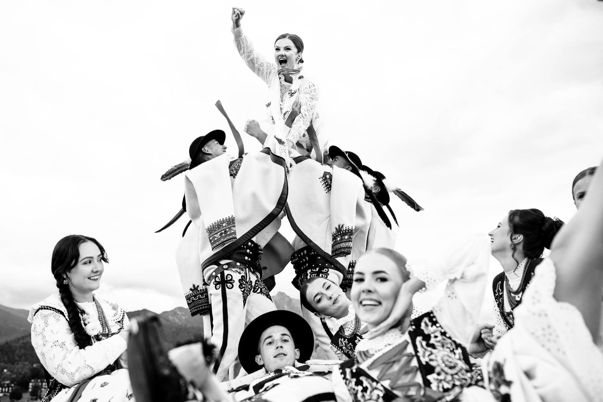 Fotograf Ślubny Zakopane: Góralskie Wesele w Krainie Smaku i Przewodnik 2026 135 084 A9M01346